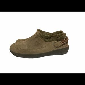 TEVA Kiru Sherpa Lined Moccasin kids size 2